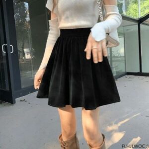 Mini Jupe Plissée En Velours Noir