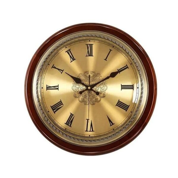 horloge avec motifs d'époque
