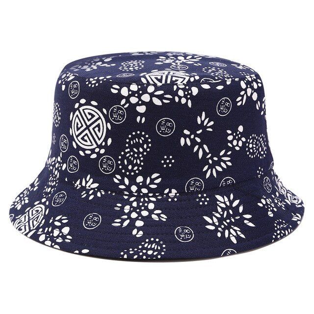 Sandales en cuir rouge, vue de face, confortables avec une semelle antidérapante pour un usage quotidien.